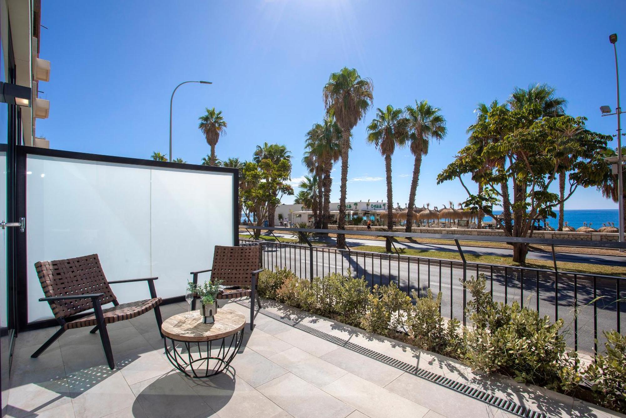 Malagueta Beach Front Luxury Apartment By Rent Me Málaga Eksteriør billede
